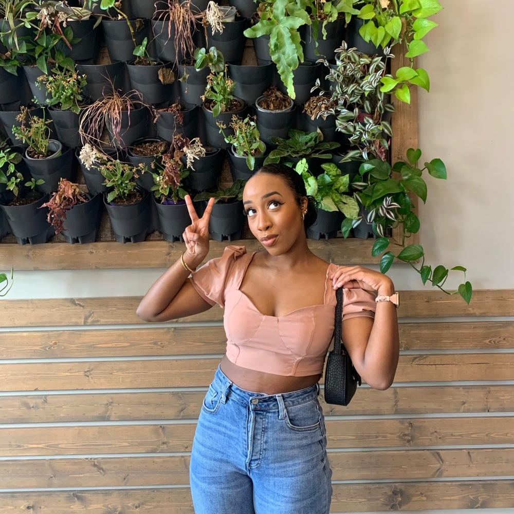 Meet your Posher, Aisha
